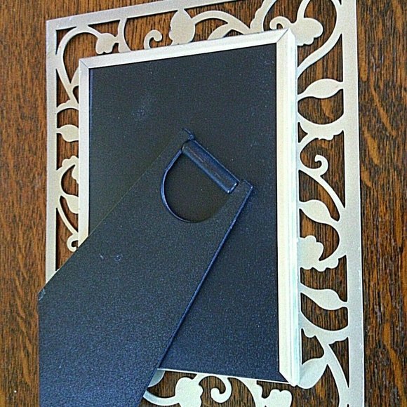 New Picture Frame Photo Gold Metal Floral Freestanding Size 3.1/2'' x 5" Home - Picture 9 of 16